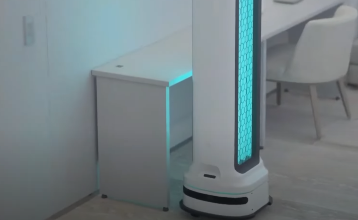 Robots Clean, Pour Wine And Act as Pets on CES 2021 - picture #7